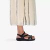 Cecily Mix – flate sandaler i svart kombinasjon for kvinner