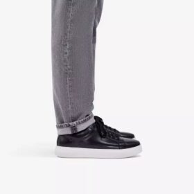 Goswell Tie – svart skinnsneaker for menn