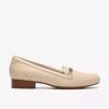 Juliet Mia slip-ons i kremfarget skinn for damer