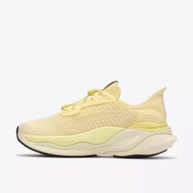 Pace Rise blekgul Sneakers for kvinner Us
