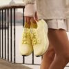 Pace Rise blekgul Sneakers for kvinner Us