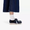 Wallabee 2604 Navy i lakkskinn for damer