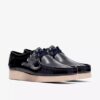 Wallabee 2604 Navy i lakkskinn for damer