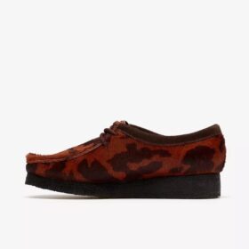 Wallabee for damer. Brune Wallabees med ku-mønster